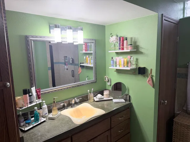 $469,900 | 3010 West Kimberly Avenue, Greenfield, WI 53221