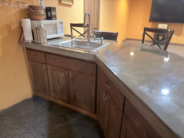 $469,900 | 3010 West Kimberly Avenue, Greenfield, WI 53221