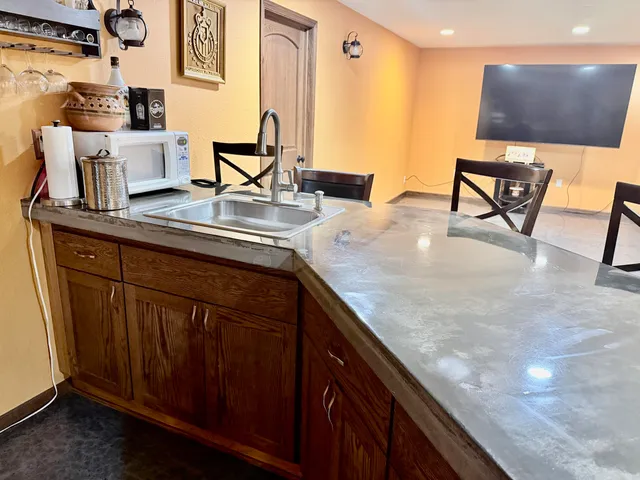 $469,900 | 3010 West Kimberly Avenue, Greenfield, WI 53221