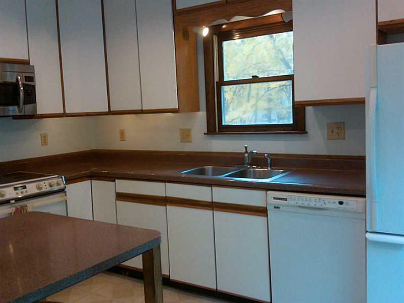211 Weber Road Sewickley, PA 15143 - Photo 6 of 18 Kitchen.