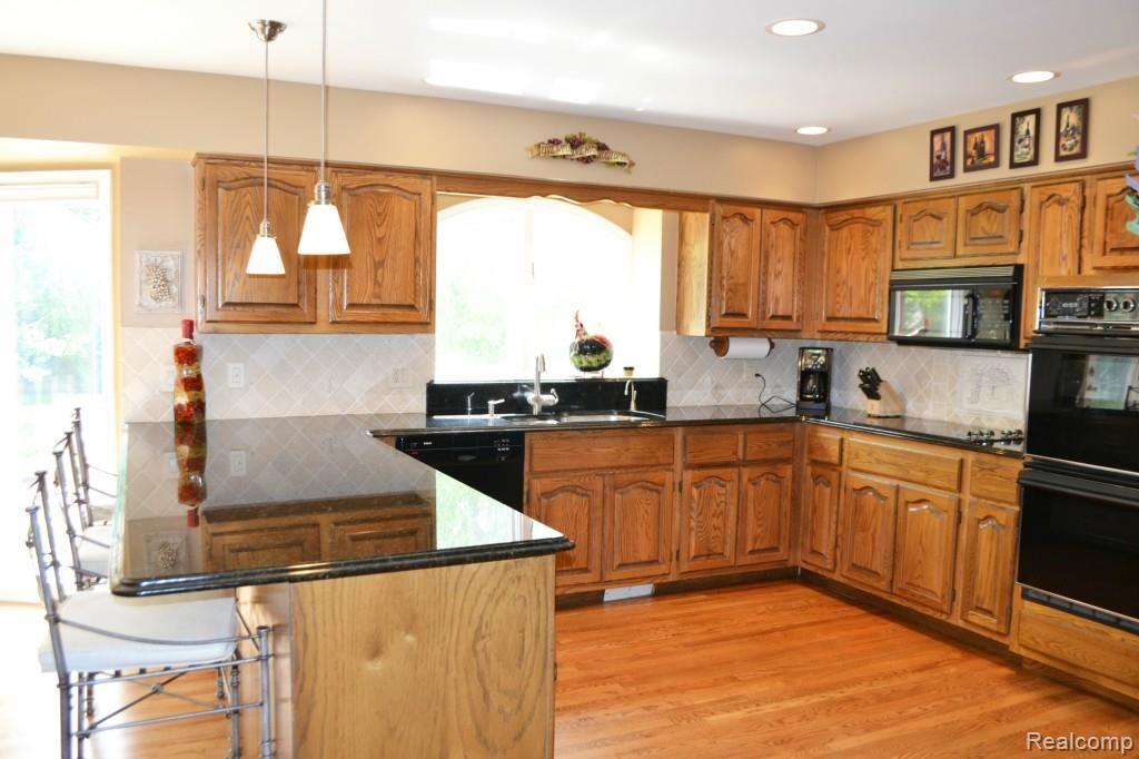 1708 Old Homestead Drive Rochester Hills, MI 48306 - Photo 17 of 55