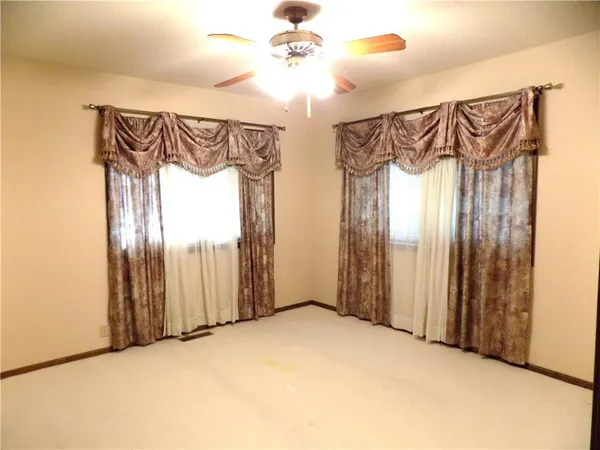 $599,000 | 1200 South Lincoln Street, Ottawa, KS 66067