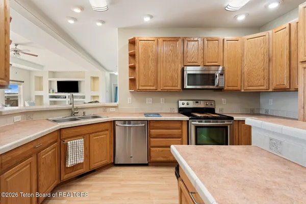 $1,046,000 | 63 Iroquois Trail, Pinedale, WY 82941