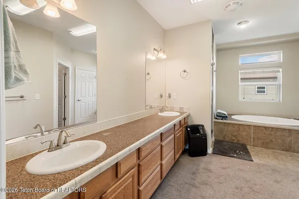 $1,046,000 | 63 Iroquois Trail, Pinedale, WY 82941