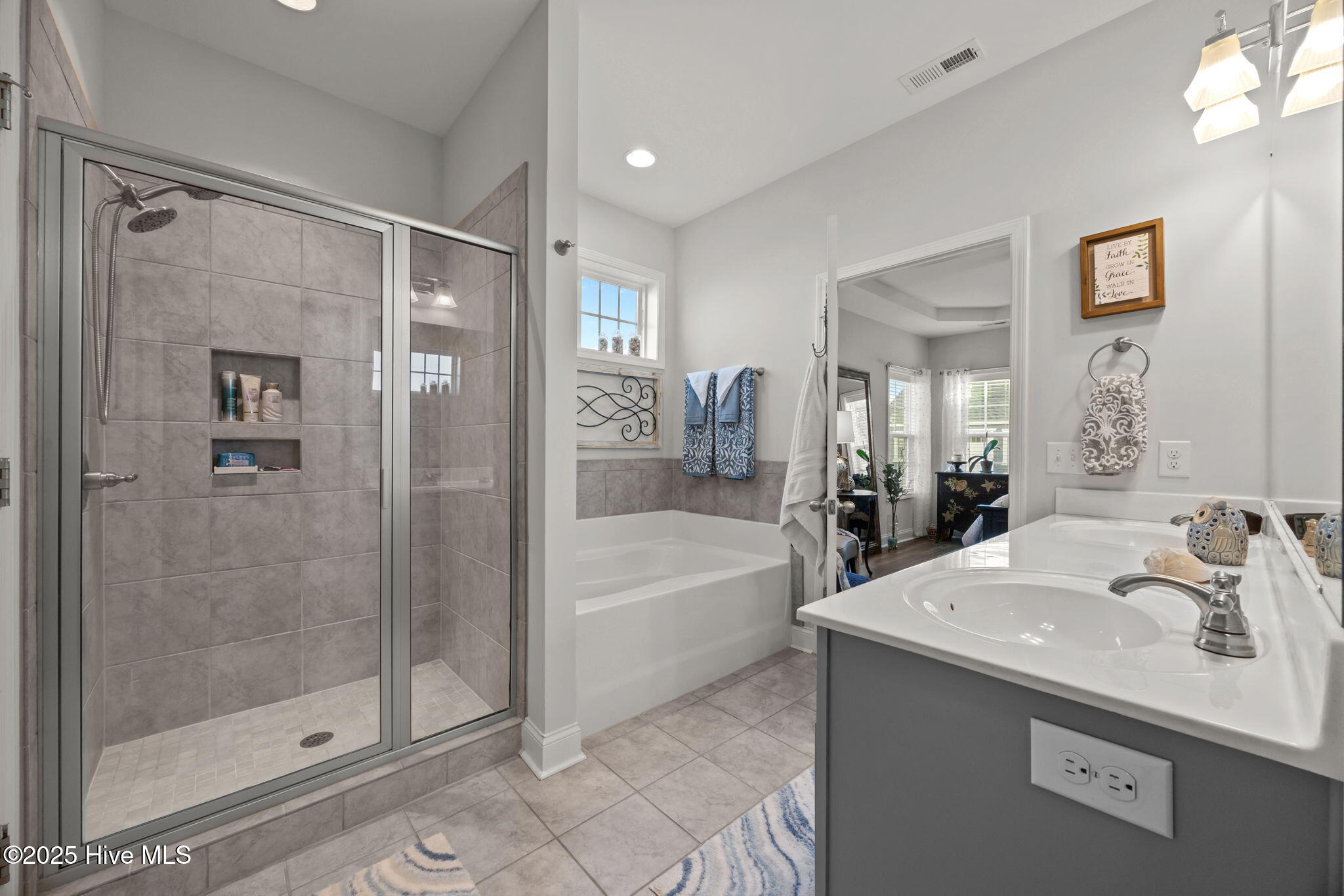 5229 Nat'l Gdn Trail Winnabow, NC 28479 - Photo 45 of 50 Master Bath