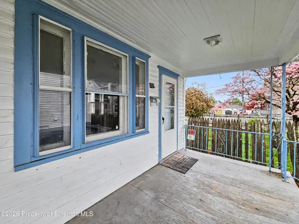 $1,400 | 109 1/2 Penn Street, Kingston, PA 18704