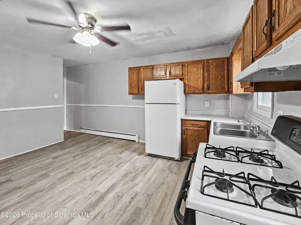 $1,400 | 109 1/2 Penn Street, Kingston, PA 18704