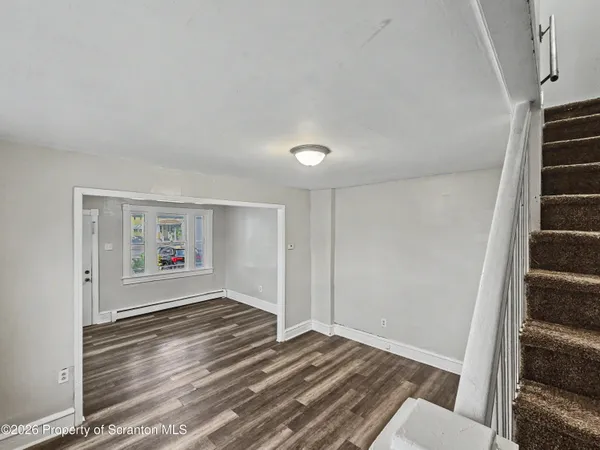 $1,400 | 109 1/2 Penn Street, Kingston, PA 18704