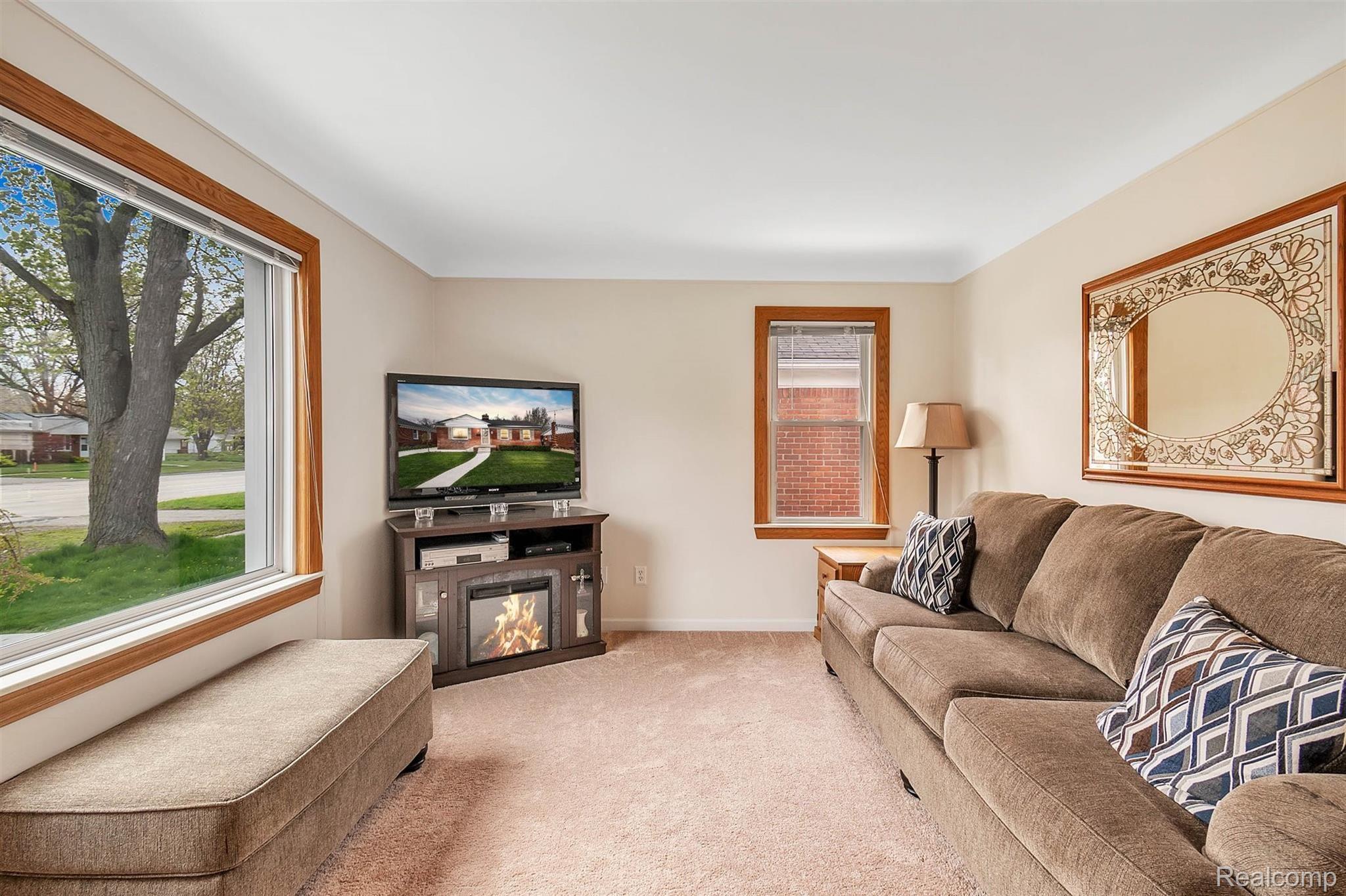 9925 Merriman Road Livonia, MI 48150 - Photo 6 of 36 07-9925 Merriman Rd-WindowStill-Real-Estate-Photography-7.jpg