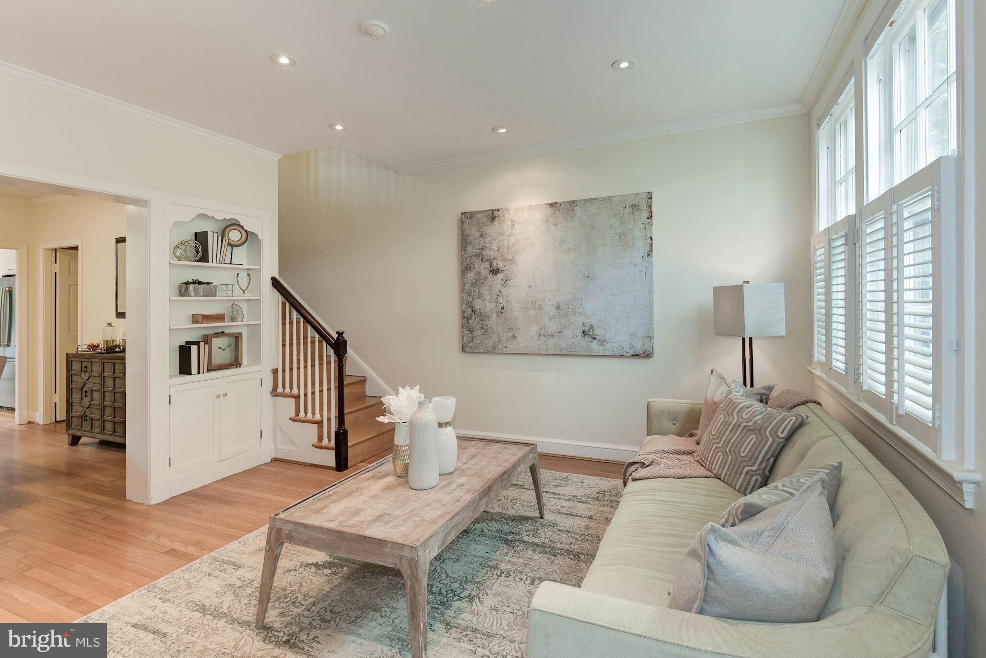 3419 Reservoir Road Northwest Washington, DC 20007 - Photo 2 of 25 Living Room