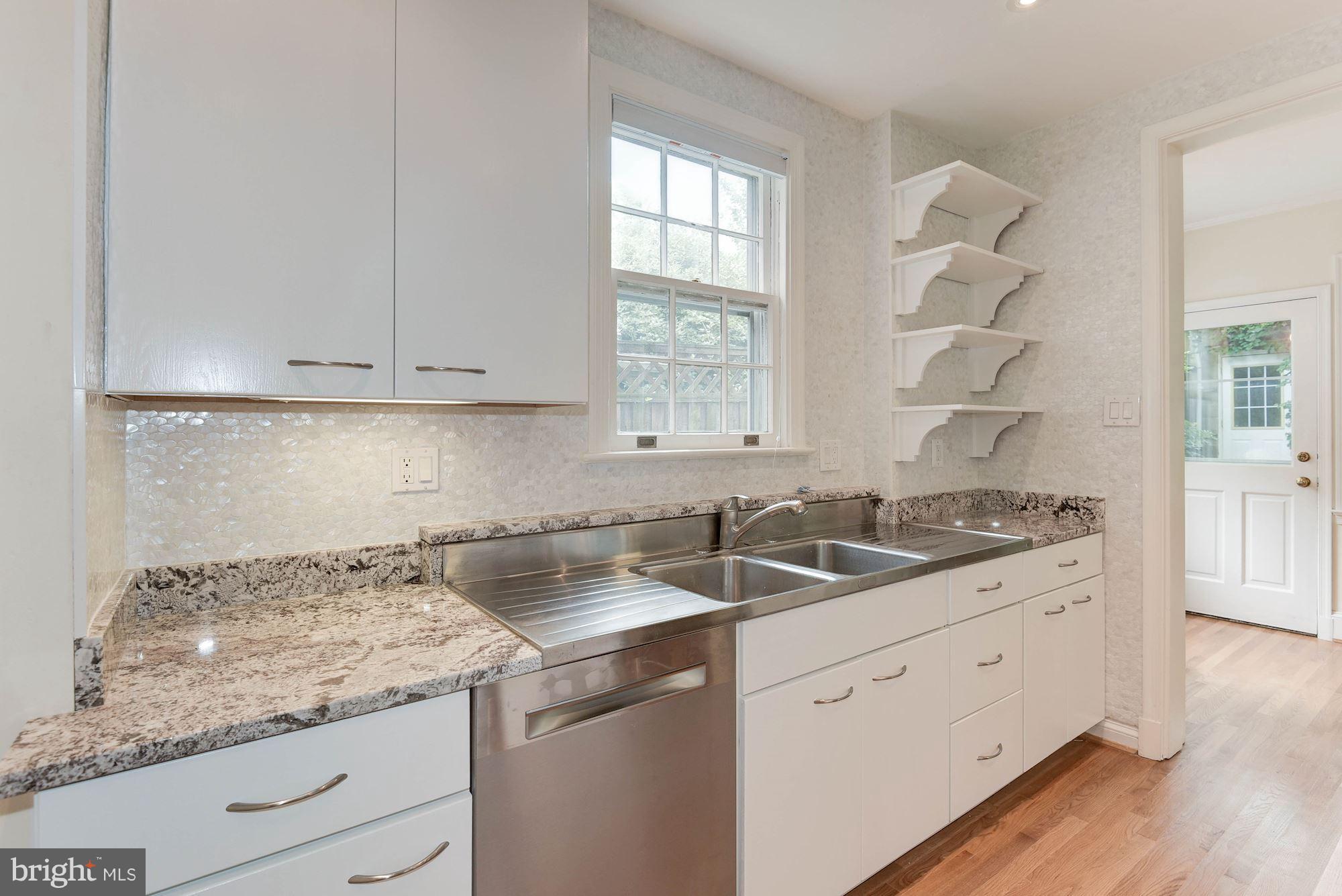 3419 Reservoir Road Northwest Washington, DC 20007 - Photo 7 of 25 Kitchen