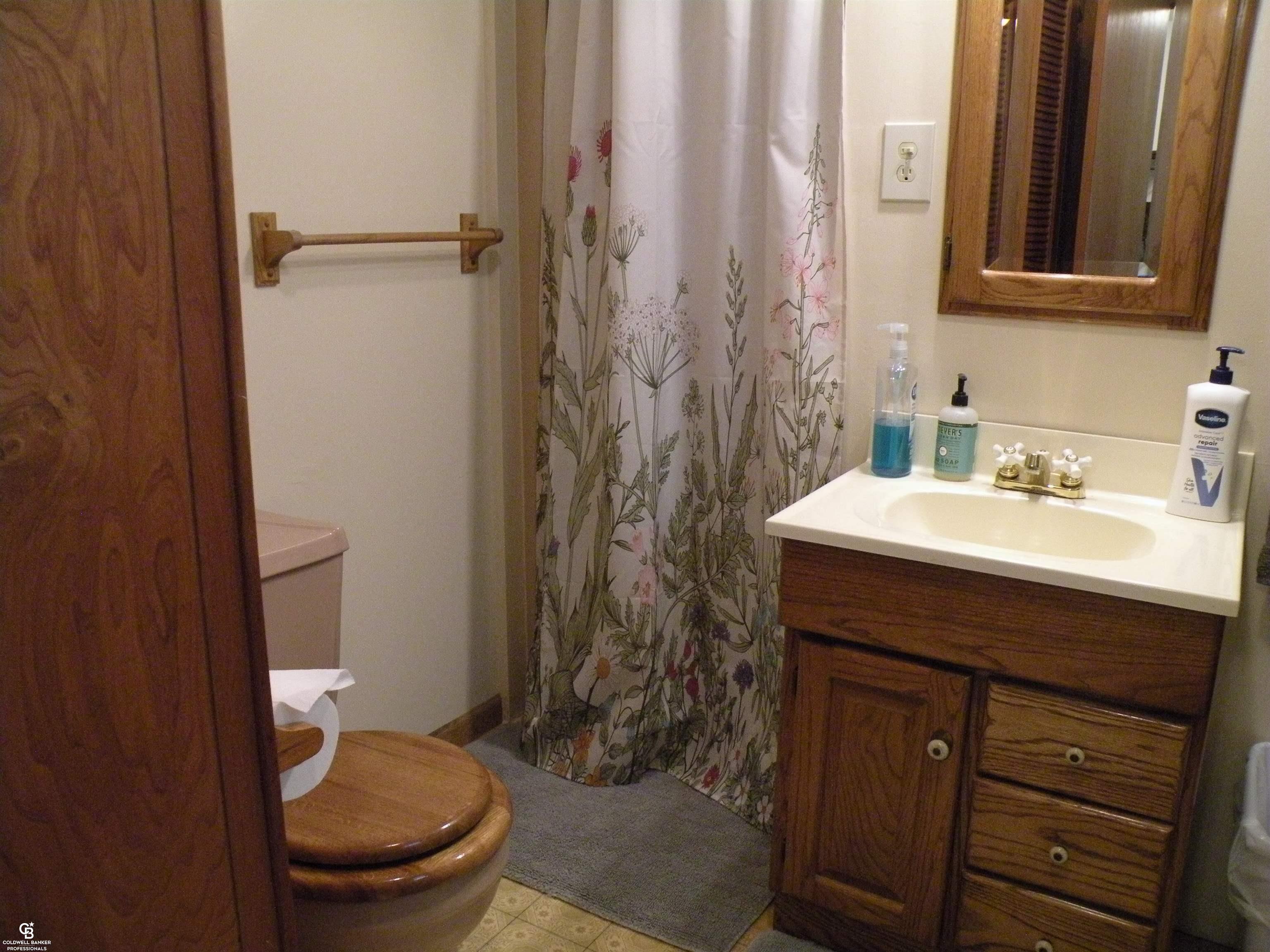35410 Pound Road Richmond, MI 48062 - Photo 24 of 34 50118179-23.JPG