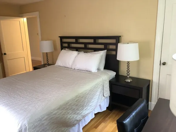 $4,400 | 9 Reservoir Road, Unit 2, Brookline, MA 02467