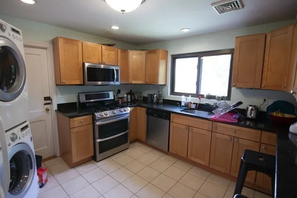 $4,400 | 9 Reservoir Road, Unit 2, Brookline, MA 02467