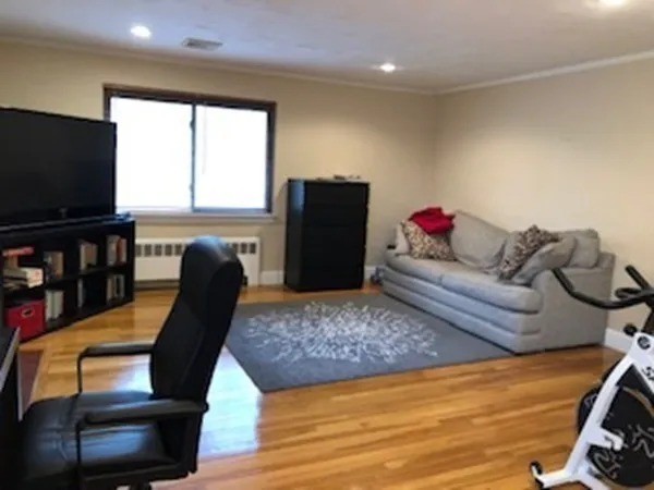 $4,400 | 9 Reservoir Road, Unit 2, Brookline, MA 02467