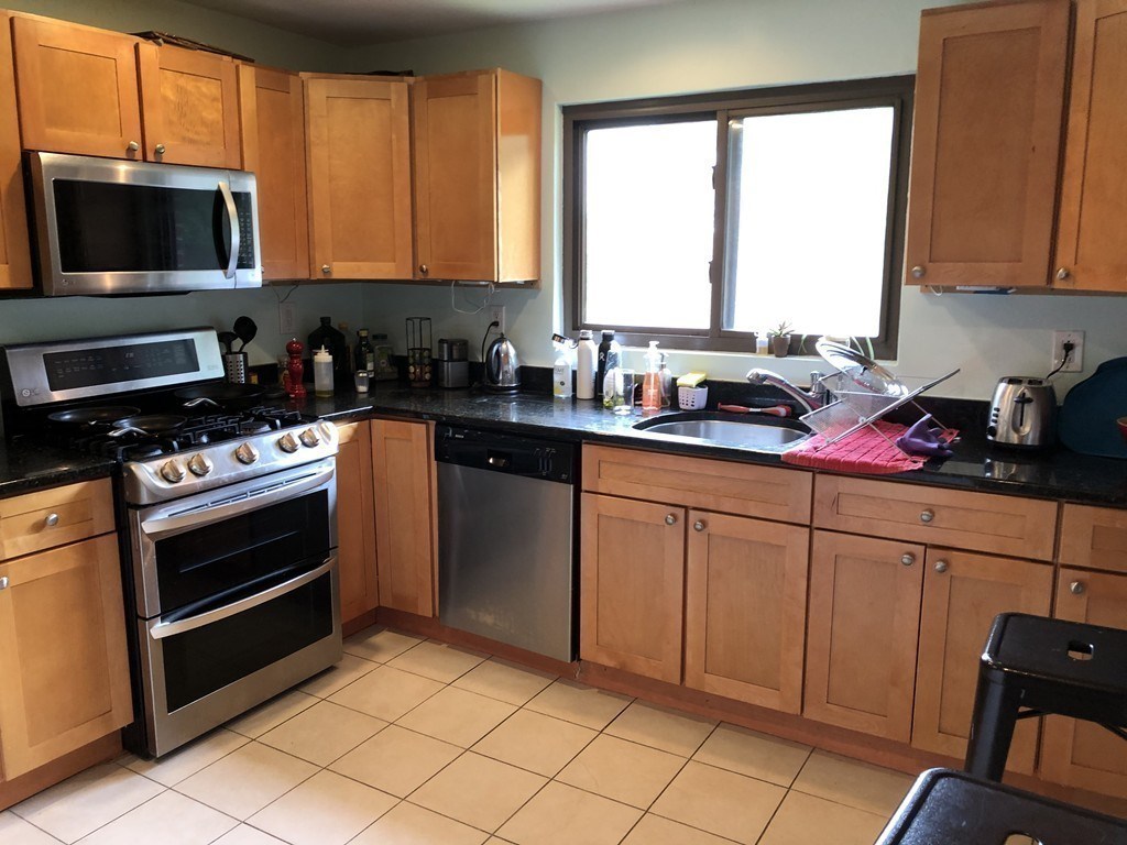 9 Reservoir Road, Unit 2 Brookline, MA 02467 - Photo 9 of 28