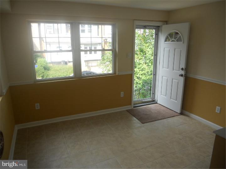 4550 Fernhill Road Philadelphia, PA 19144 - Photo 2 of 25 Enclosed Porch