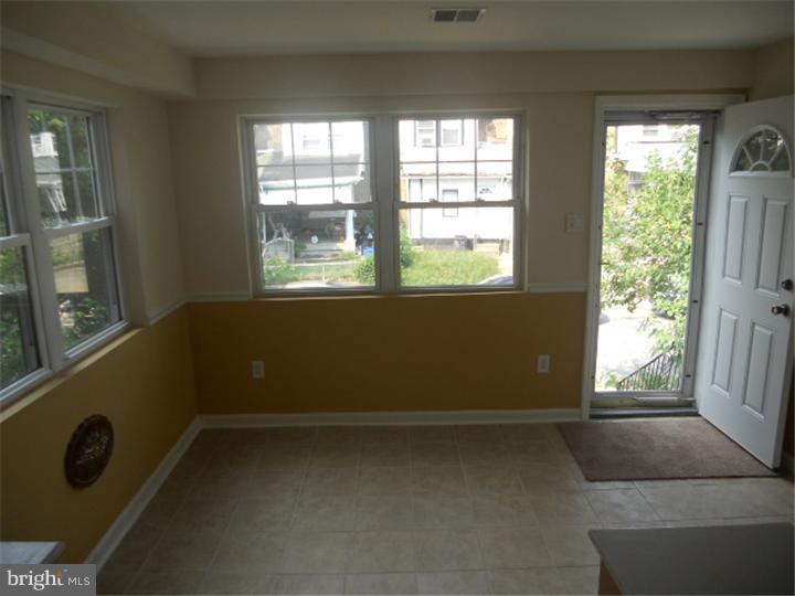 4550 Fernhill Road Philadelphia, PA 19144 - Photo 3 of 25 Enclosed Porch