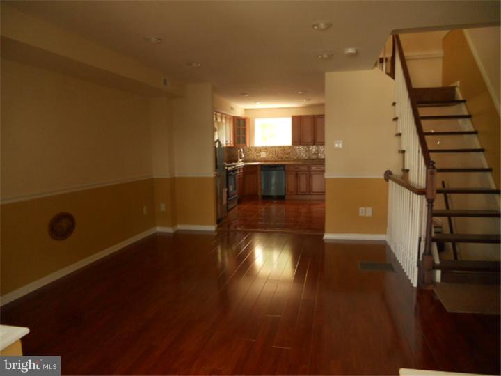 4550 Fernhill Road Philadelphia, PA 19144 - Photo 4 of 25 Living Room