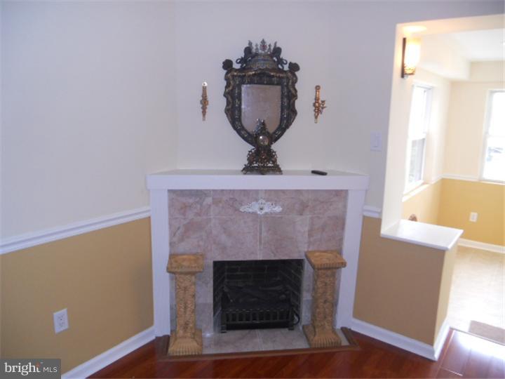 4550 Fernhill Road Philadelphia, PA 19144 - Photo 6 of 25 Living Room