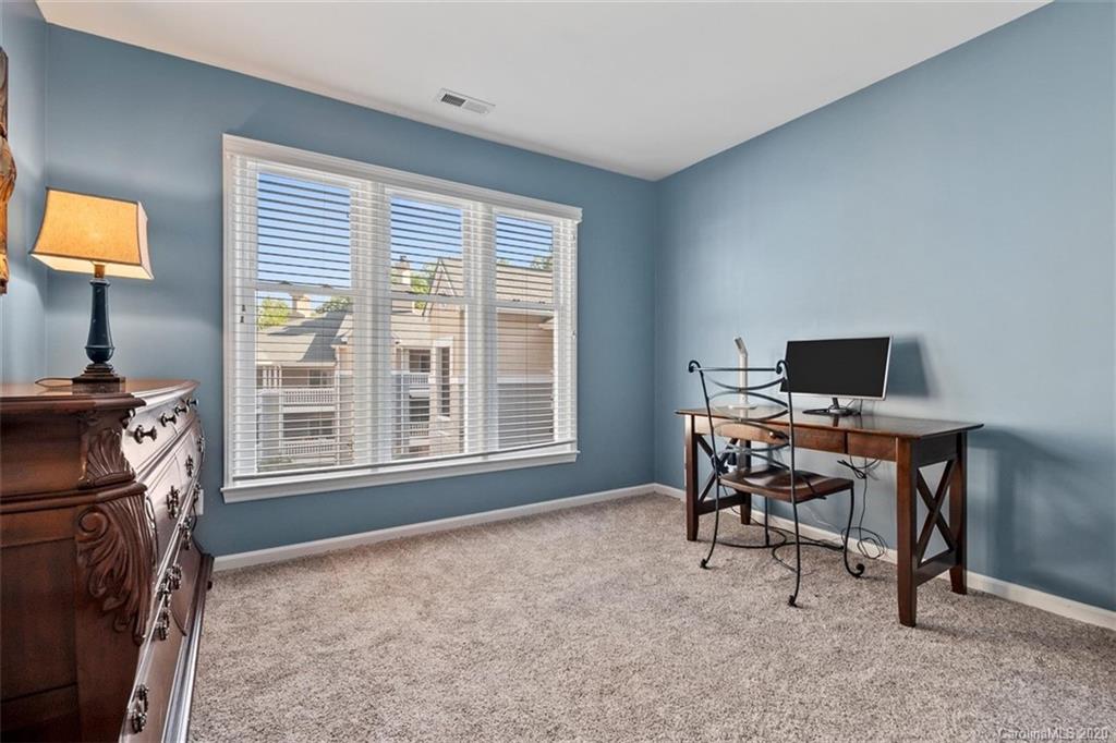 232 Queens Road, Unit 39 Charlotte, NC 28204 - Photo 20 of 29 a workspace with furniture and a window