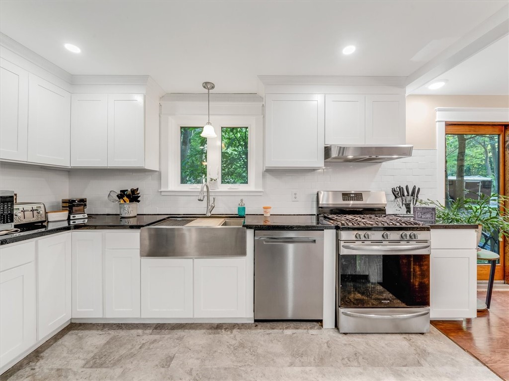 930 Garden Lane Webster, NY 14580 - Photo 10 of 26