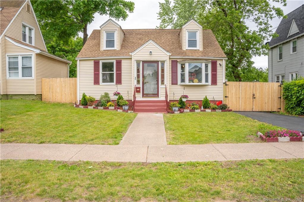 32 Skitchewaug Street Windsor, CT 06095 - Photo 1 of 1 Front view
