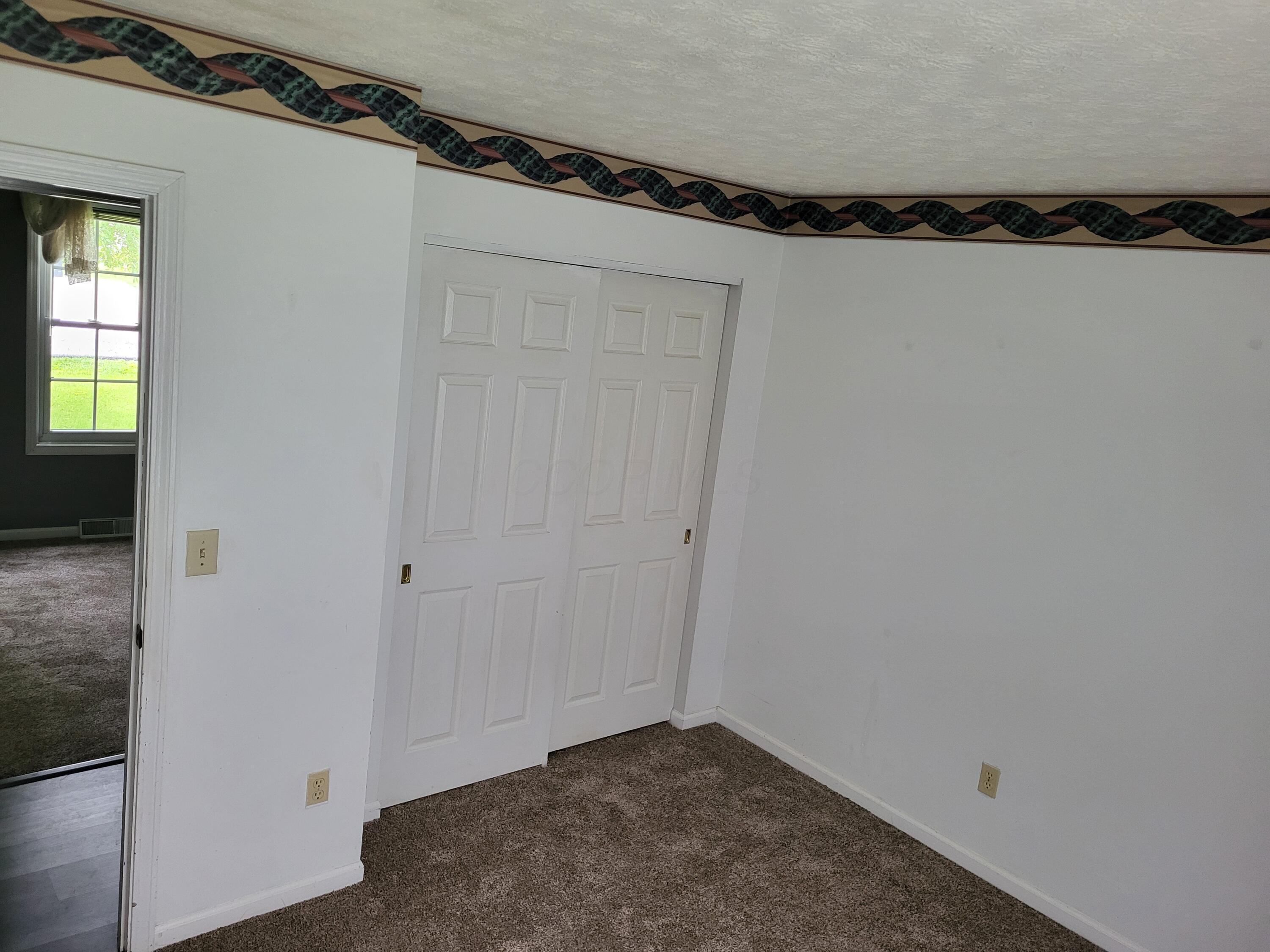 1852 Churchill Downs Road Newark, OH 43055 - Photo 10 of 17 1st Bedroom