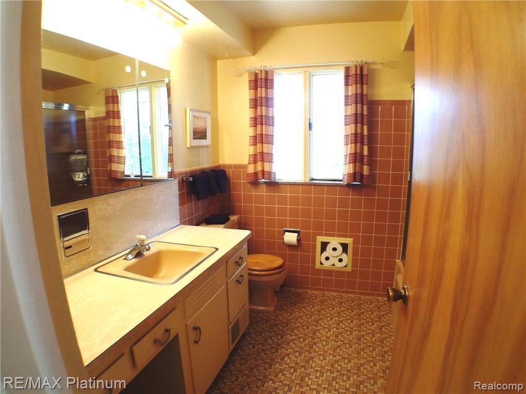 10361 Marshall Road South Lyon, MI 48178 - Photo 17 of 53 DSC00768.JPG