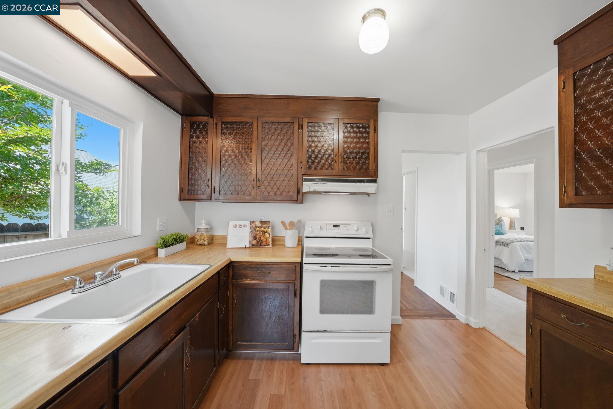 848 Talbart Street Martinez, CA 94553 - Photo 13 of 50