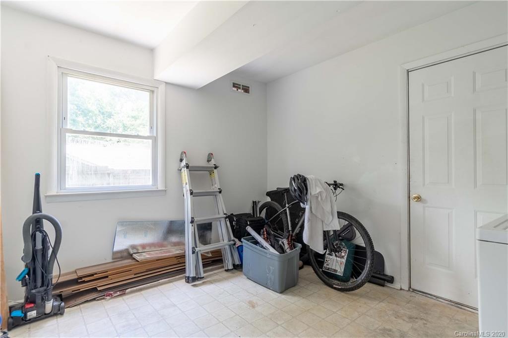 9232 Thayer Road Charlotte, NC 28214 - Photo 17 of 36 Gallery Image 17