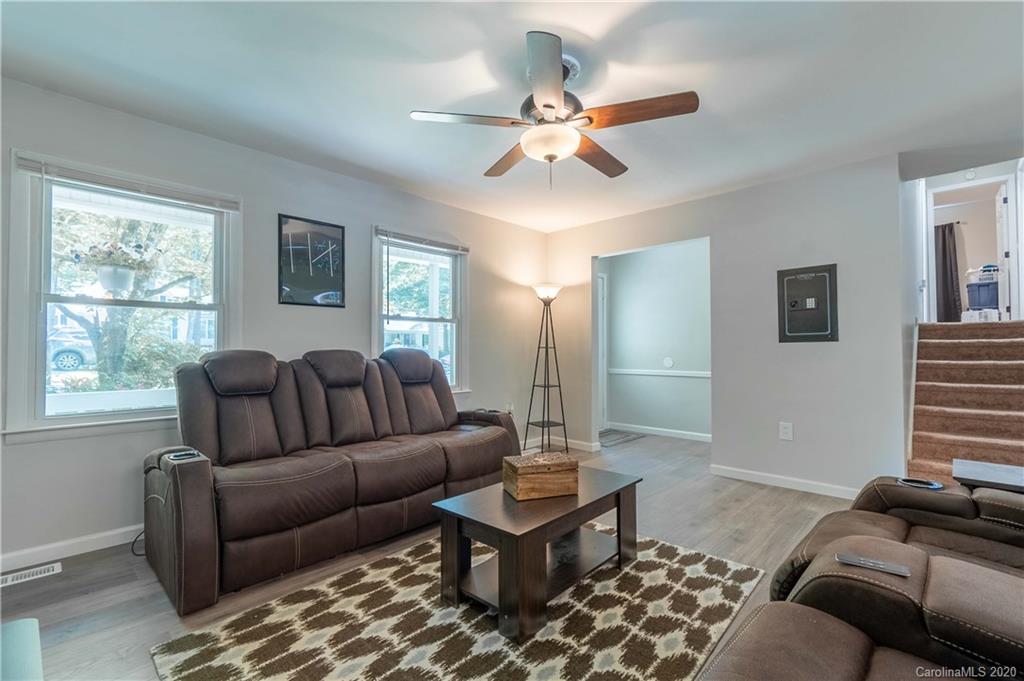 9232 Thayer Road Charlotte, NC 28214 - Photo 4 of 36 Gallery Image 4