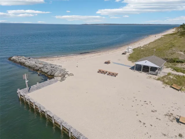 $1,549,000 | 10 Rutland Road, East Hampton, NY 11937