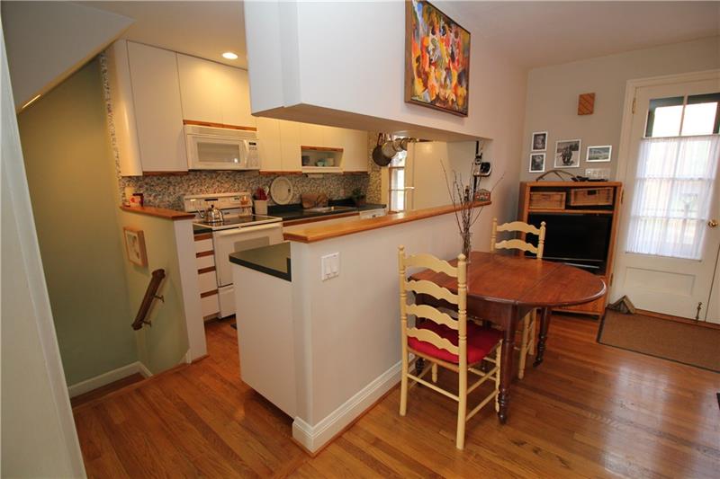 444 Sulgrave Road Pittsburgh, PA 15211 - Photo 3 of 25