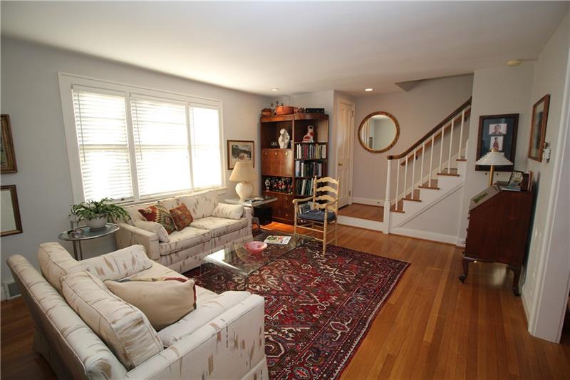 444 Sulgrave Road Pittsburgh, PA 15211 - Photo 9 of 25