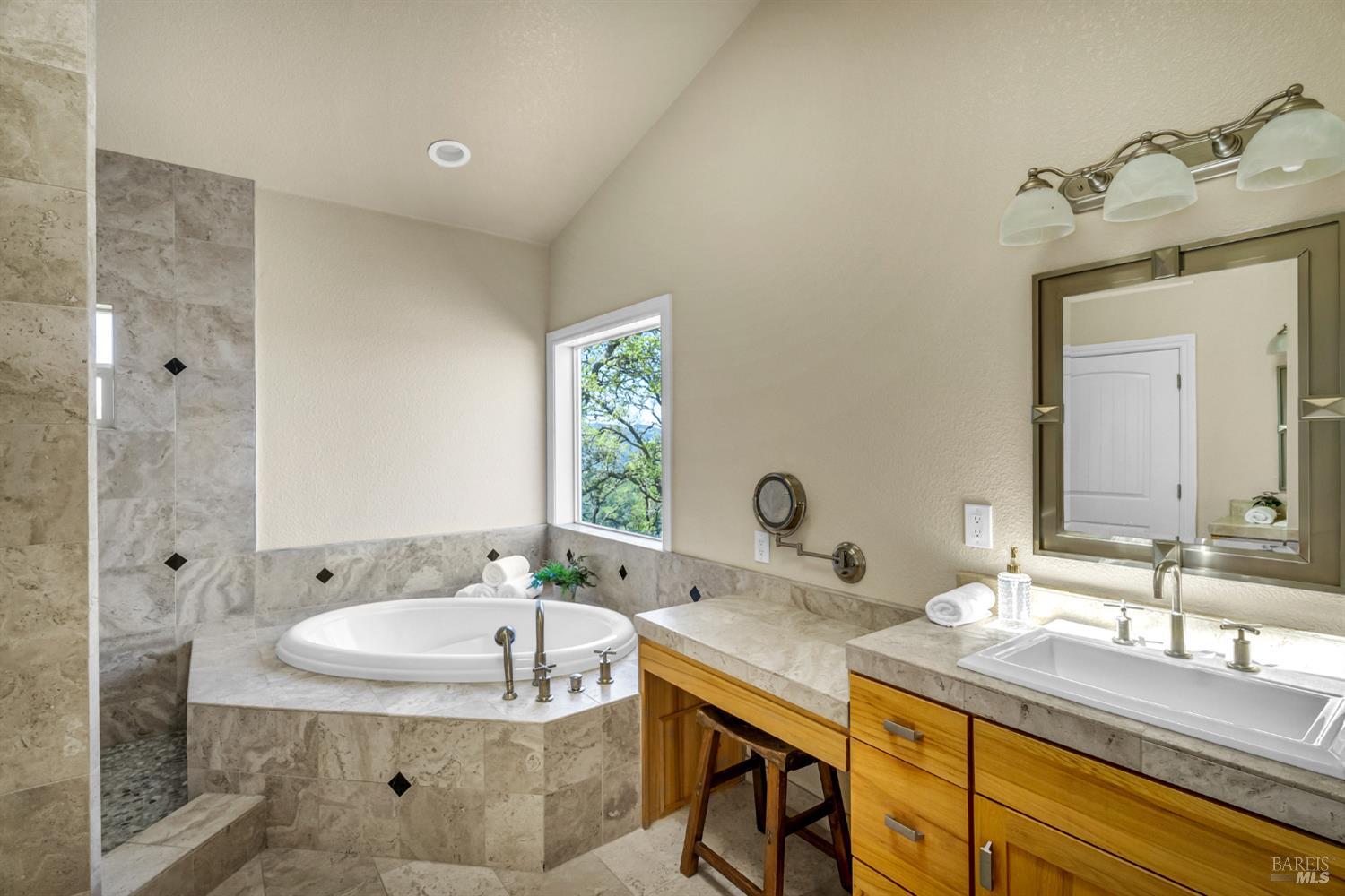 95 Longhorn Ridge Road Napa, CA 94558 - Photo 21 of 58