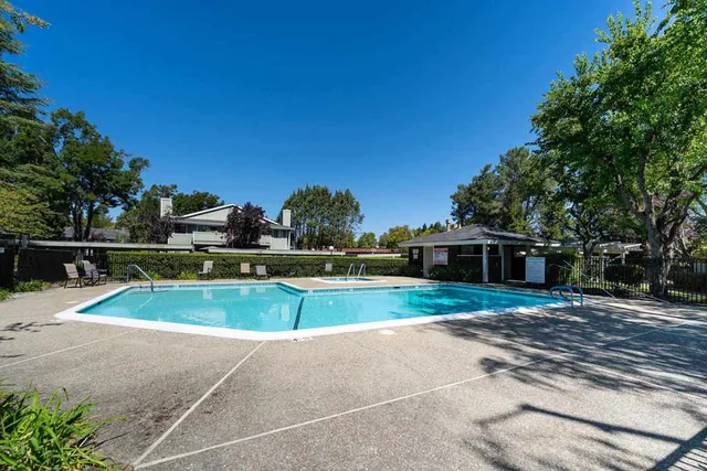 $569,999 | 200-200 Compton Circle, Unit C, San Ramon, CA 94583