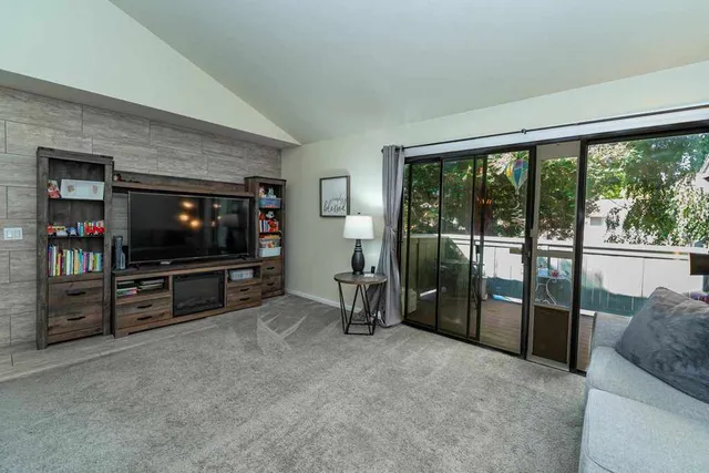 $569,999 | 200-200 Compton Circle, Unit C, San Ramon, CA 94583