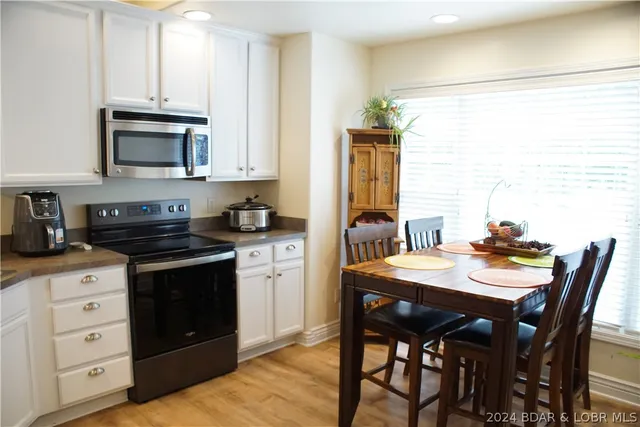 $450,000 | 10 Anemone Road, Four Seasons, MO 65049