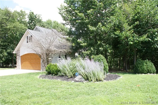 $450,000 | 10 Anemone Road, Four Seasons, MO 65049