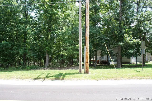 $450,000 | 10 Anemone Road, Four Seasons, MO 65049