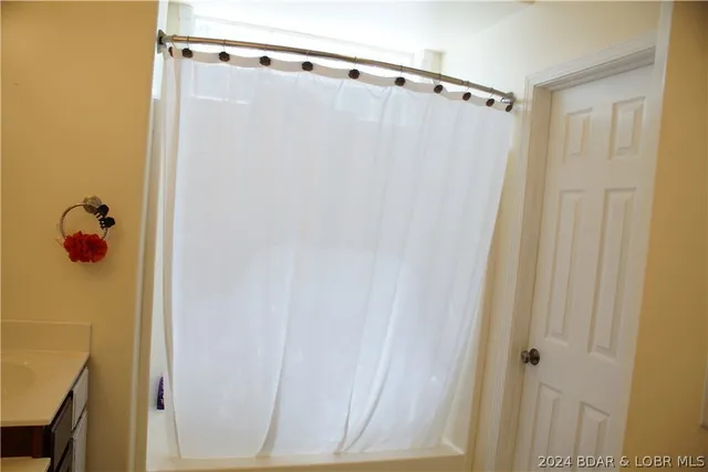 $450,000 | 10 Anemone Road, Four Seasons, MO 65049