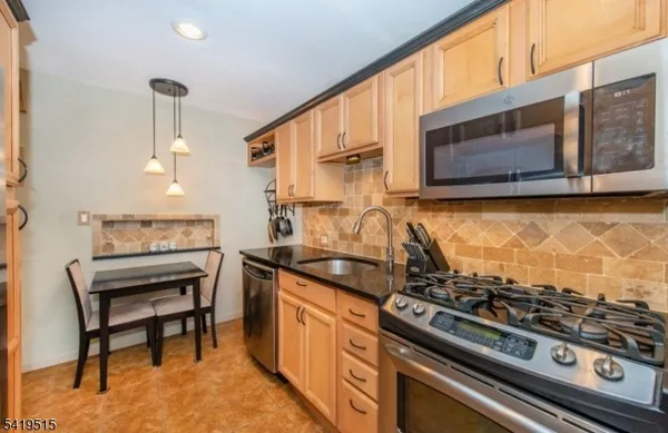 $2,100 | 2467 Highway 10, Unit 5A, Morris Plains, NJ 07950
