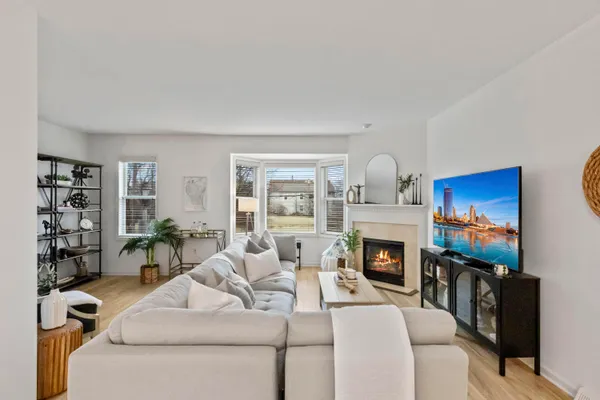 $499,900 | 208 East Reservoir Avenue, Milwaukee, WI 53212