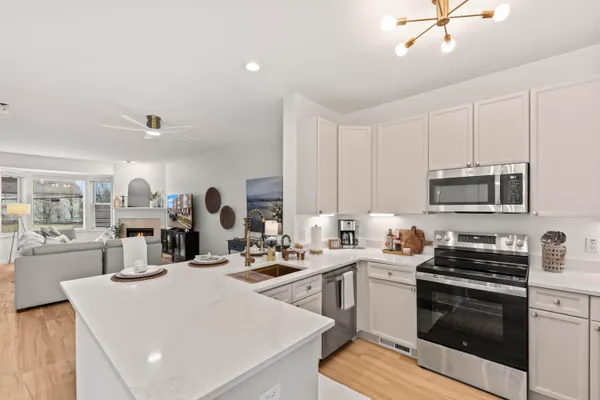 $499,900 | 208 East Reservoir Avenue, Milwaukee, WI 53212