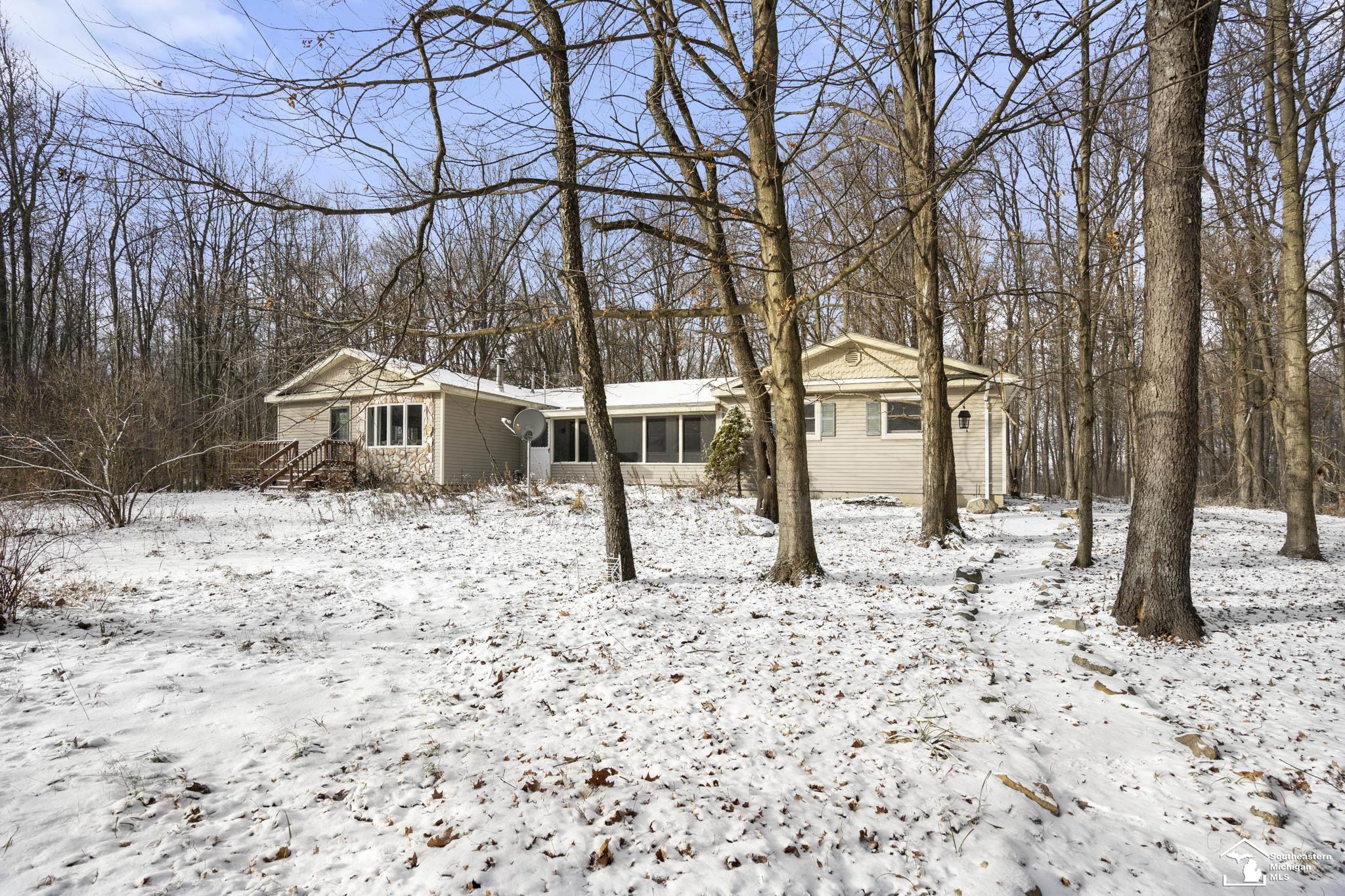 4270 South Waldron Road Hudson, MI 49247 - Photo 2 of 38 50162646-cf5cbd92-9735-46f7-986a-2745232e2efe.JPG