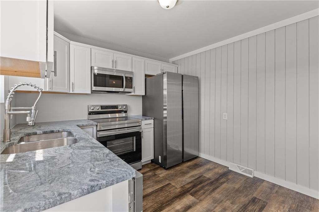 92 Euclid Avenue McKees Rocks, PA 15136 - Photo 14 of 34 Gallery Image 14