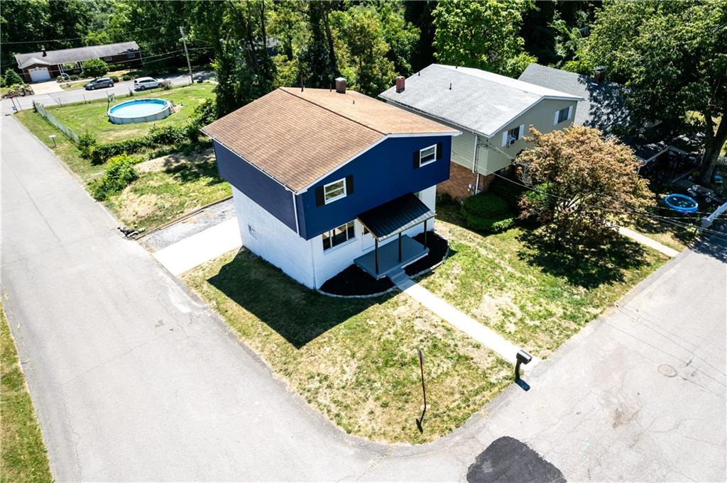 92 Euclid Avenue McKees Rocks, PA 15136 - Photo 3 of 34 Gallery Image 3