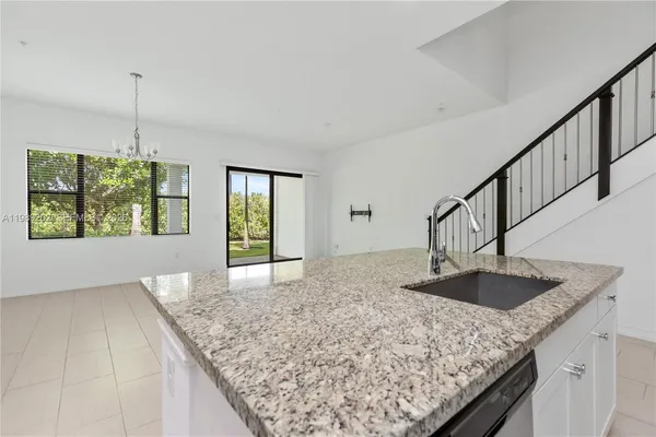 $4,000 | 11524 Southwest 16th Street, Pembroke Pines, FL 33025