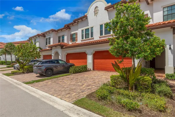 $4,000 | 11524 Southwest 16th Street, Pembroke Pines, FL 33025